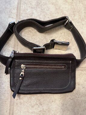 NWOT Tilley waist bag purse wallet. Brown leather.